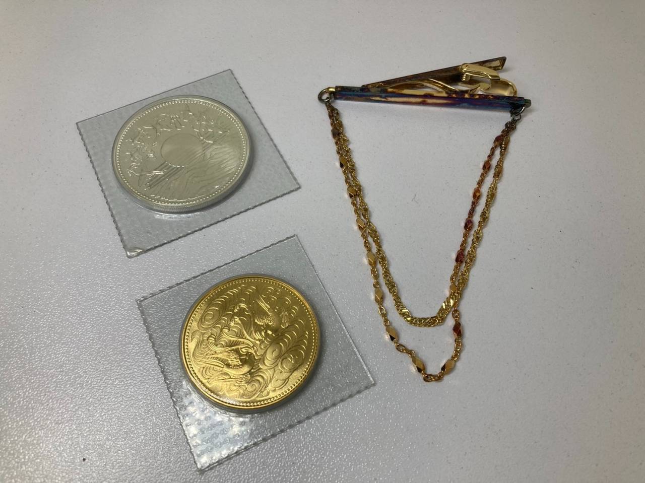 金貨や金製品